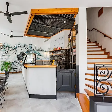 Hotel Djumba & Cafe 3*