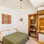Hotel Djumba & Cafe 3*