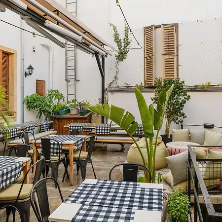 Hotel Djumba & Cafe Nikosia