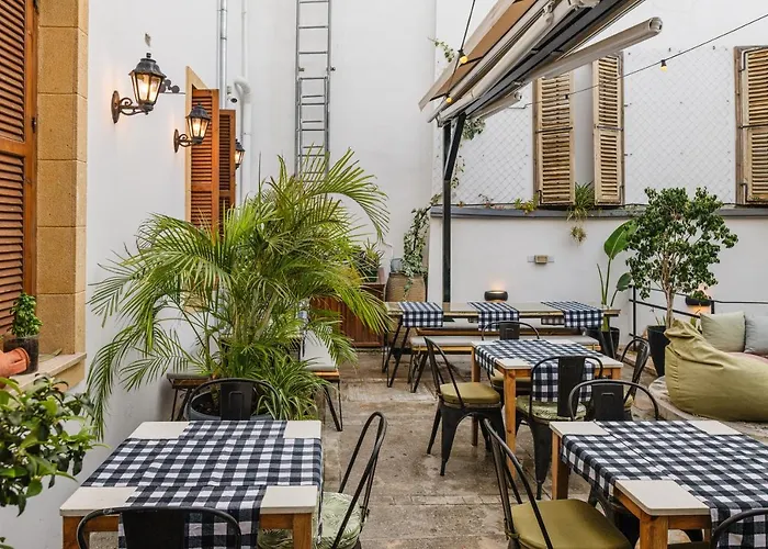 Hotel Djumba & Cafe Nicosia