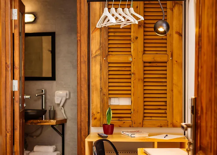 Djumba & Cafe Hotell