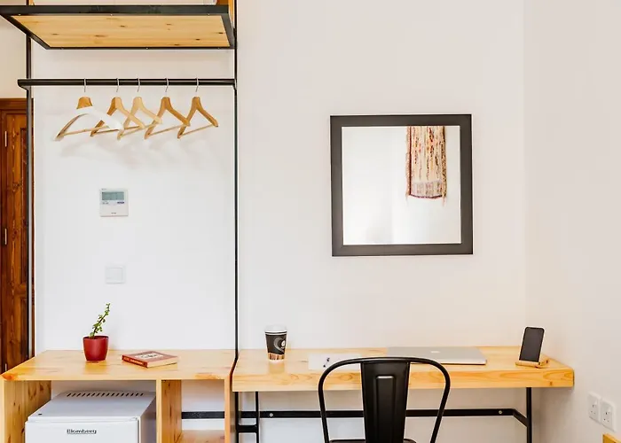 Djumba & Cafe Hotell 3*