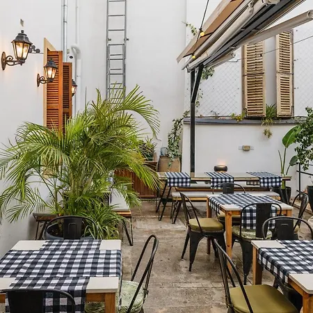 Hotel Djumba & Cafe Nicosie