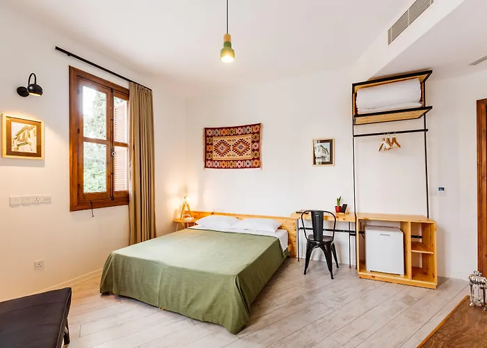 Djumba & Cafe 3* ニコシア