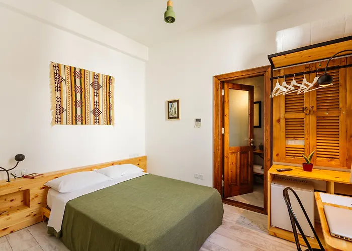 ホテル Djumba & Cafe