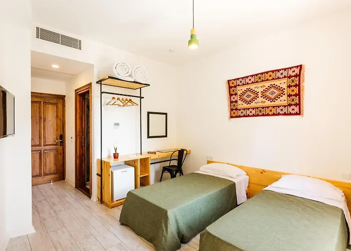 Djumba & Cafe 3* ニコシア